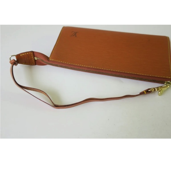 Louis Vuitton Epi Pochette - Picture 9 of 14